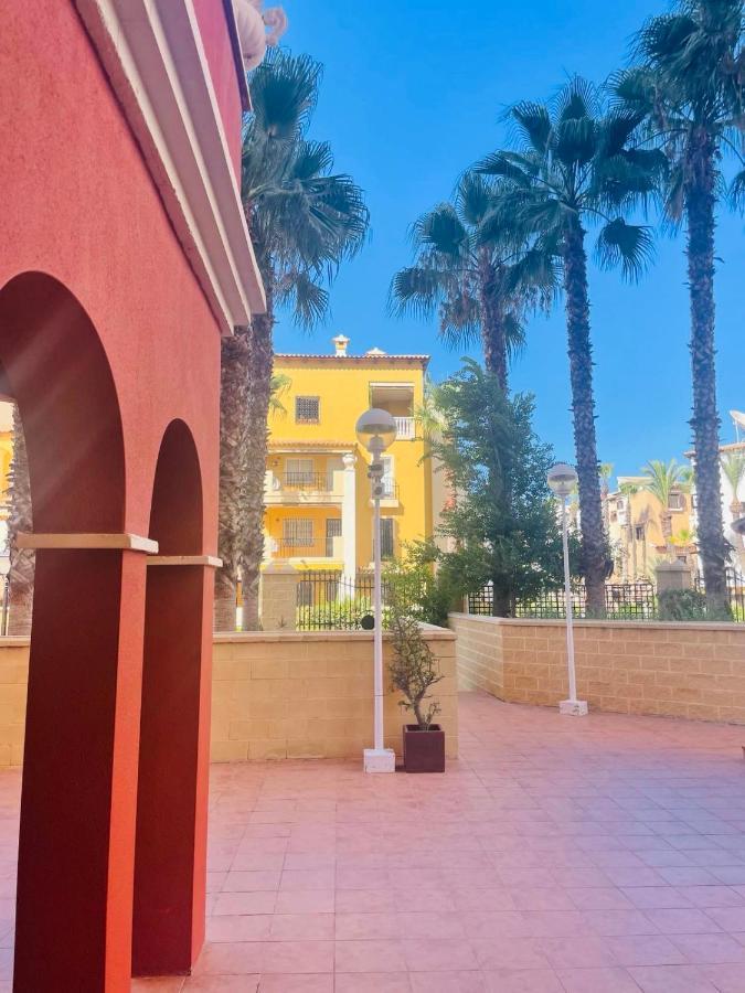 Beach Apartament In Torrevieja Extérieur photo
